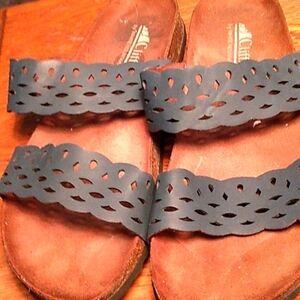 Cliffs by White Mountain  sz 10